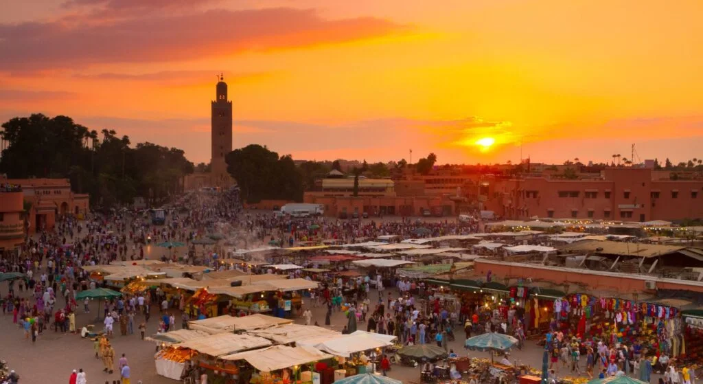 Plaza Jema Lfna, punto central de las rutas desde Marrakech