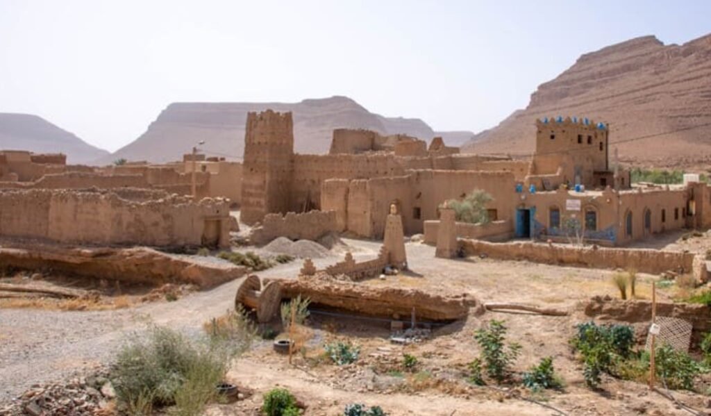 A lo largo del río Ziz, en el tour de 8 días desde Marrakech a Tánger
